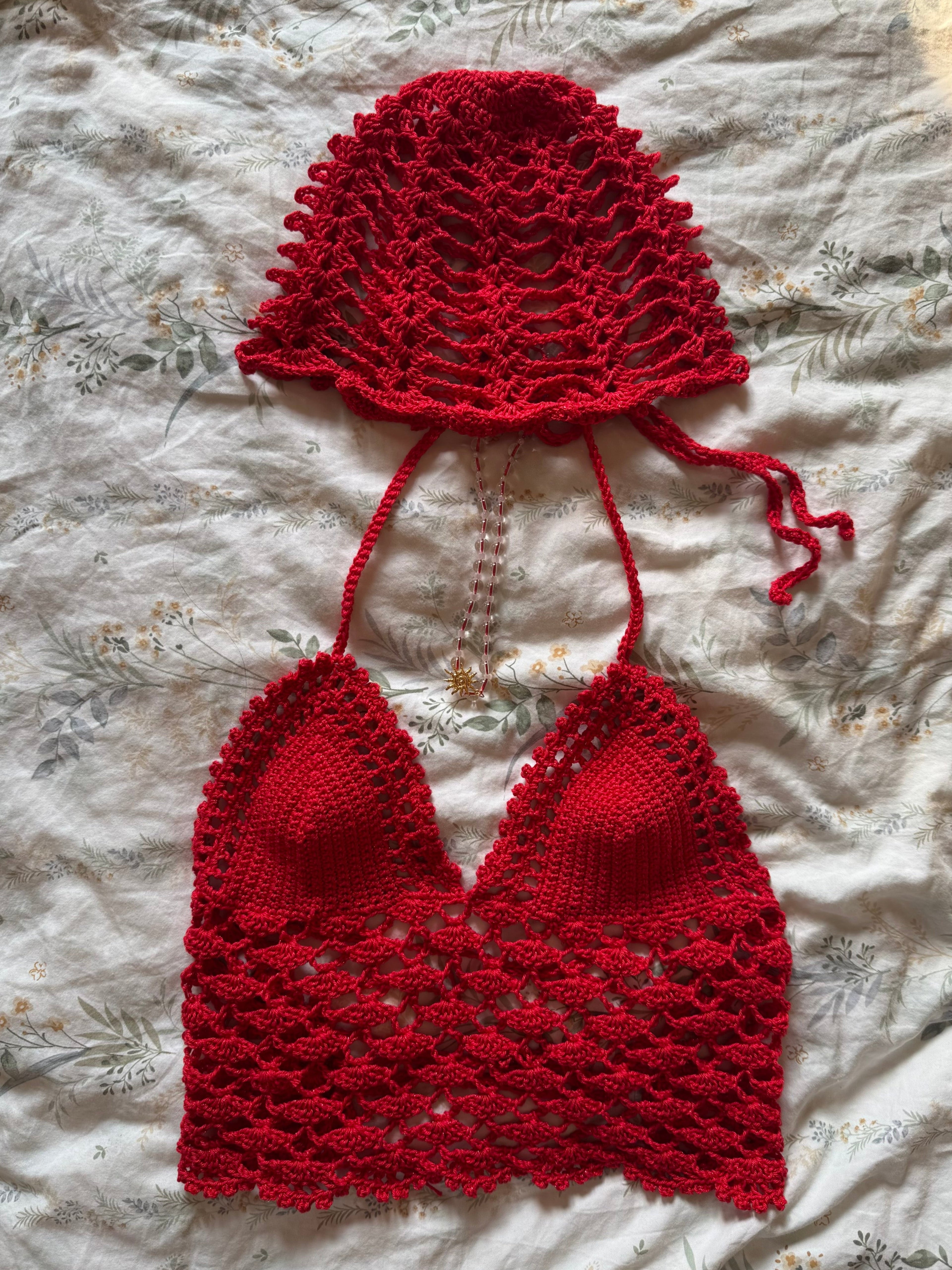 Custom crochet set: top+hat+necklace