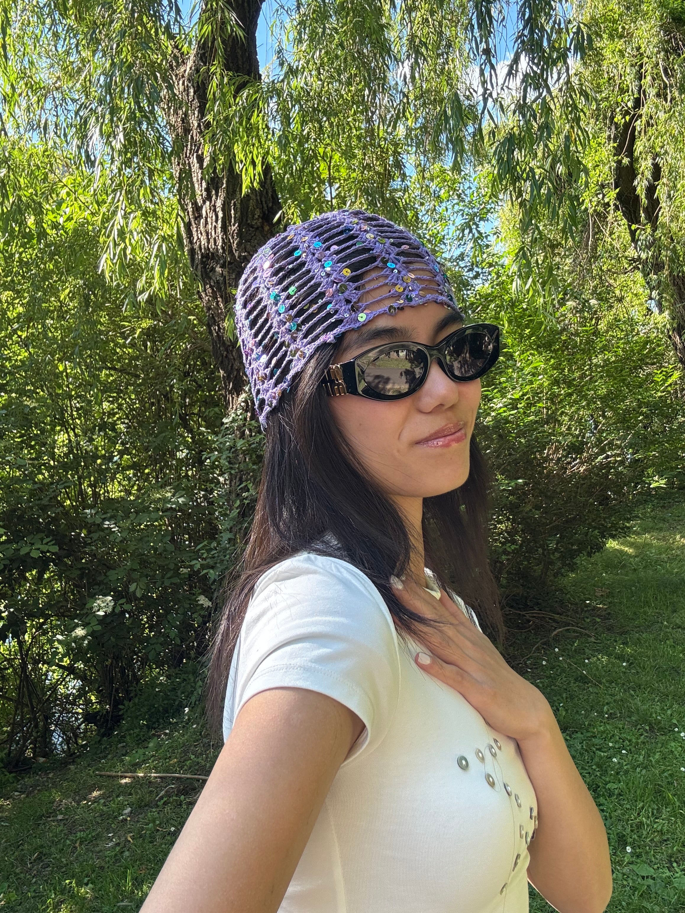 Crochet mesh hat with glitters