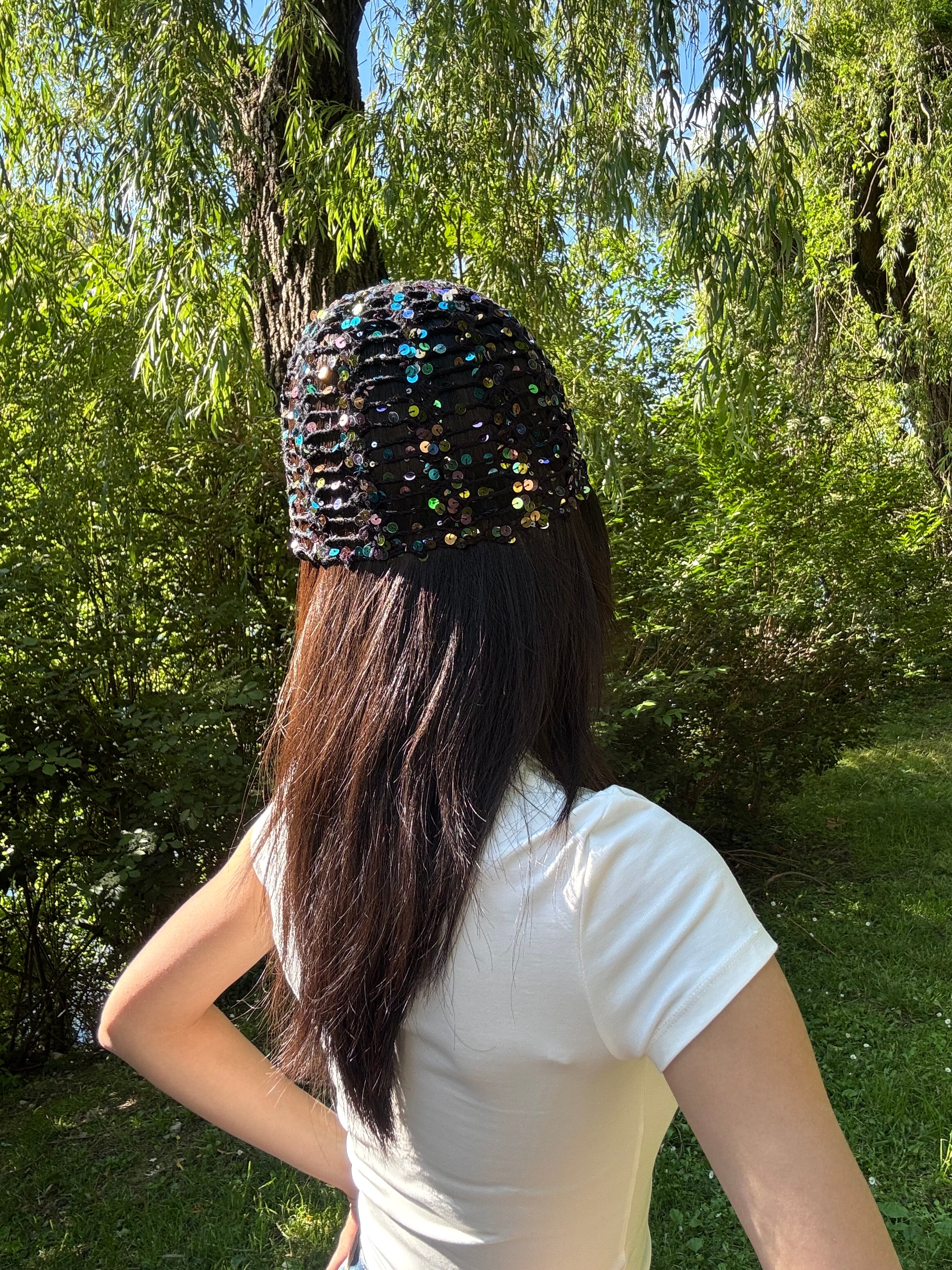 Crochet mesh hat with glitters