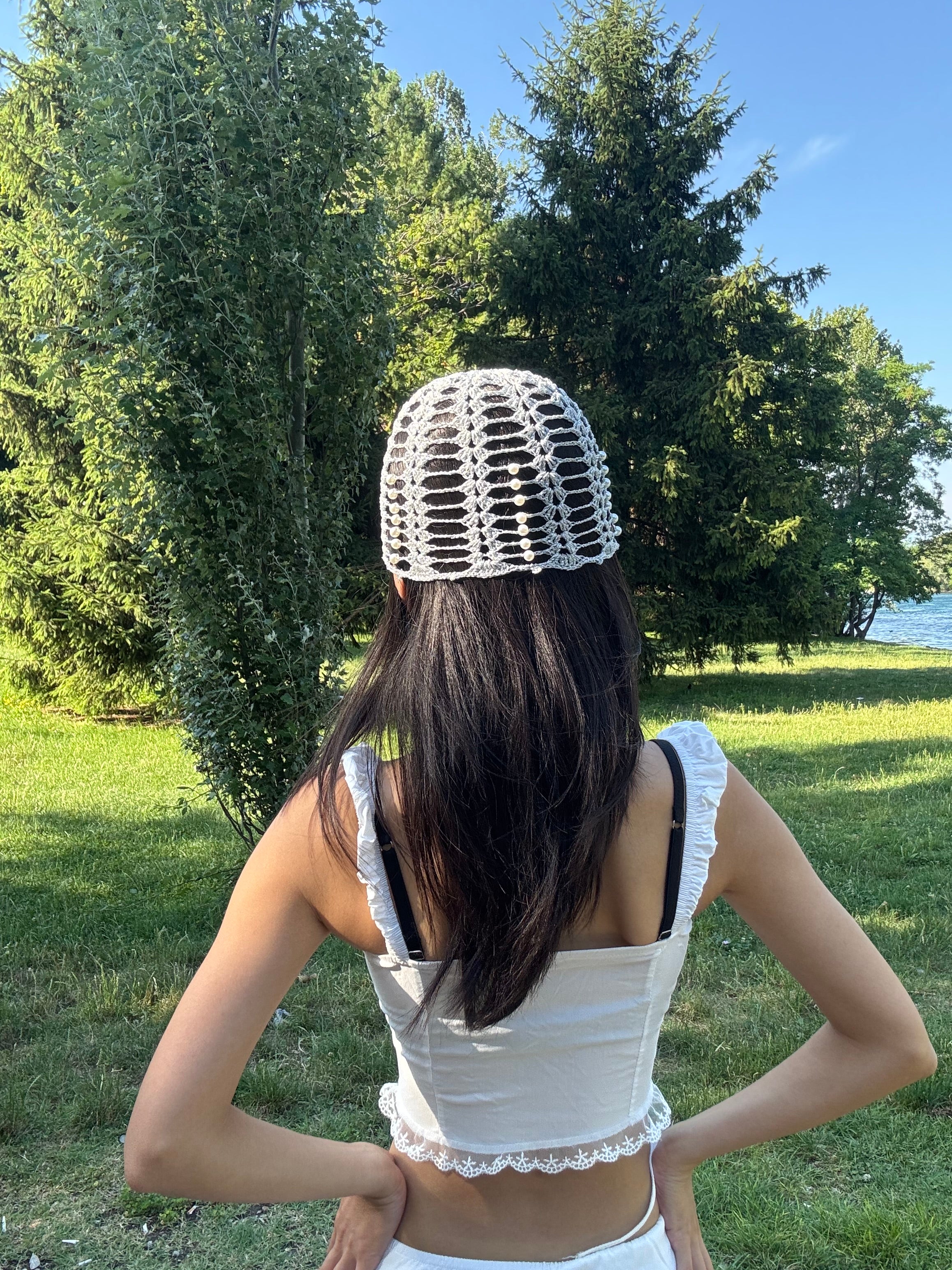 Crochet floral mesh hat with pearls| shining yarn