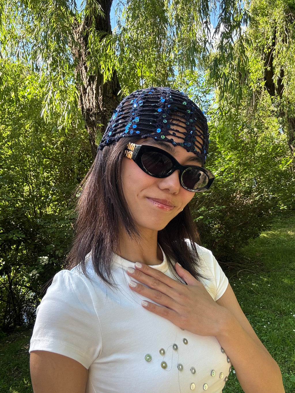 Crochet mesh hat with glitters