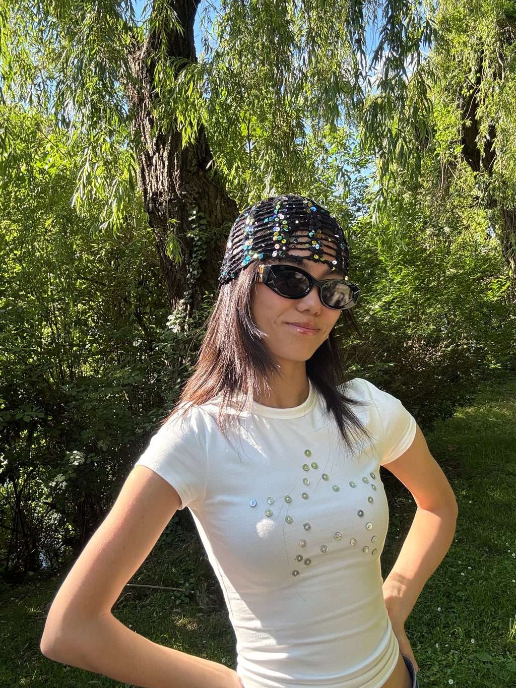 Crochet mesh hat with glitters