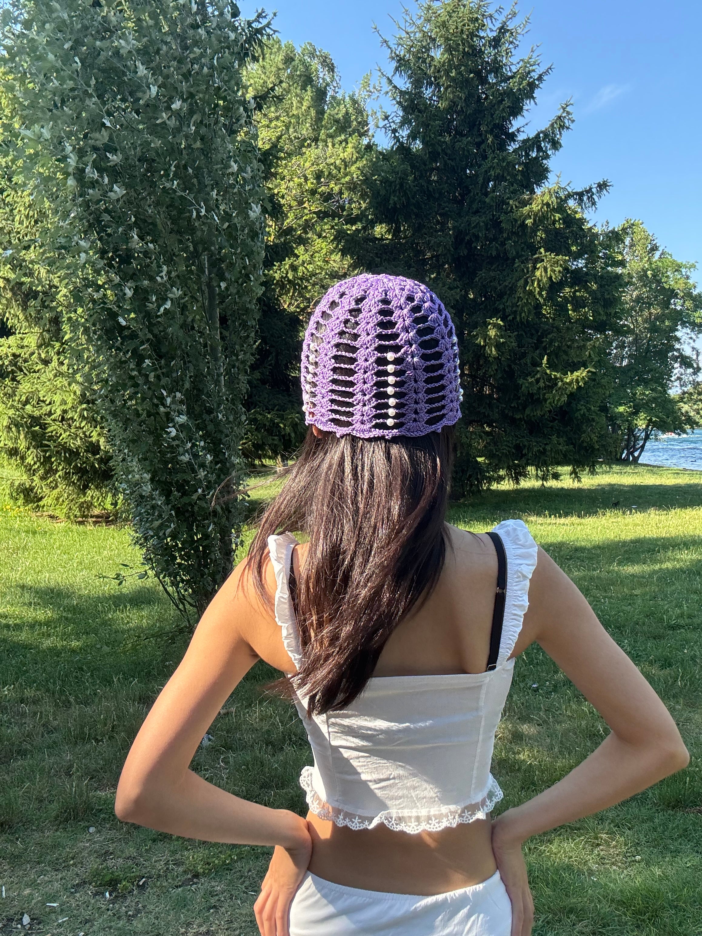 Crochet floral mesh hat with pearls| shining yarn