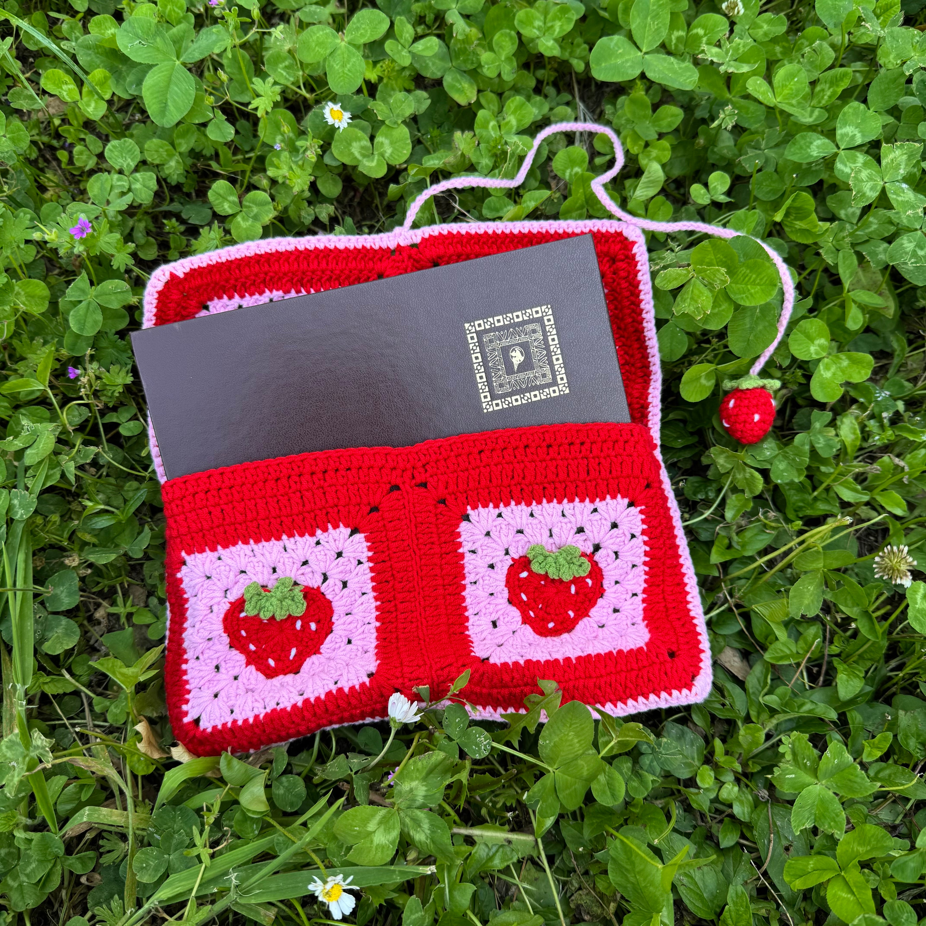 Handmade crochet book pouch| strawberry pattern