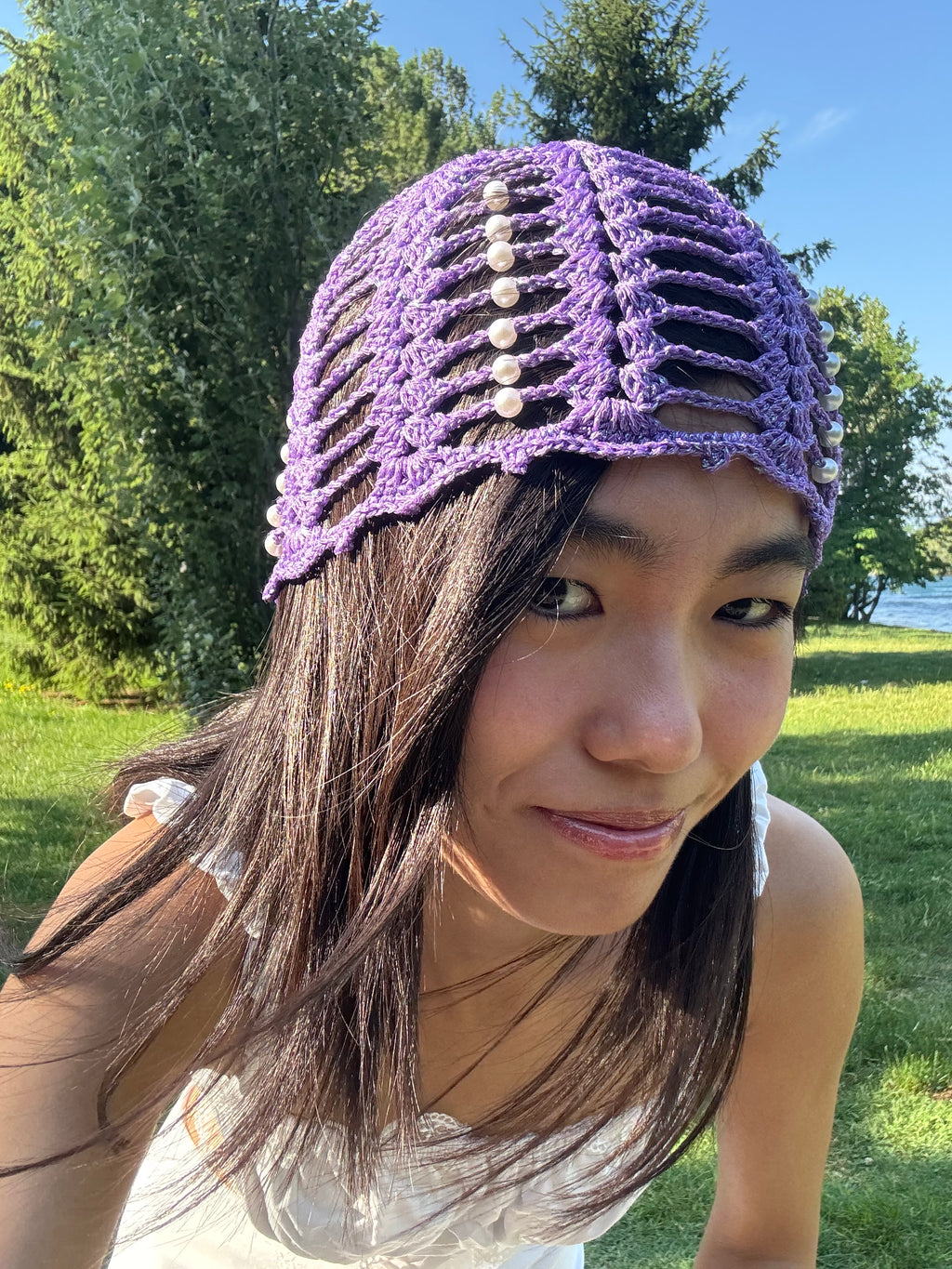 Crochet floral mesh hat with pearls| shining yarn