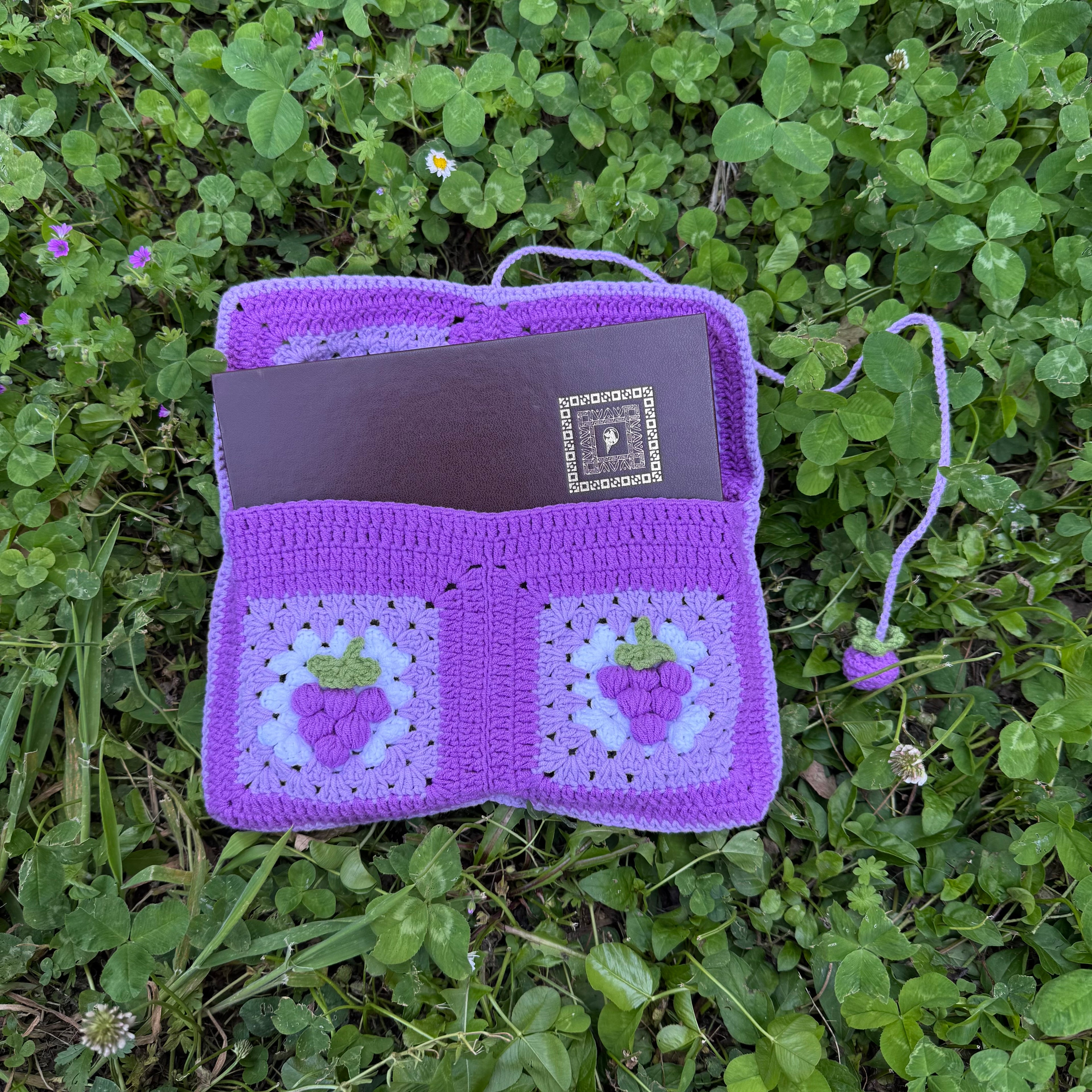 Crochet book pouch| Grape pattern