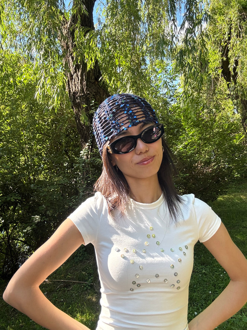 Crochet mesh hat with glitters