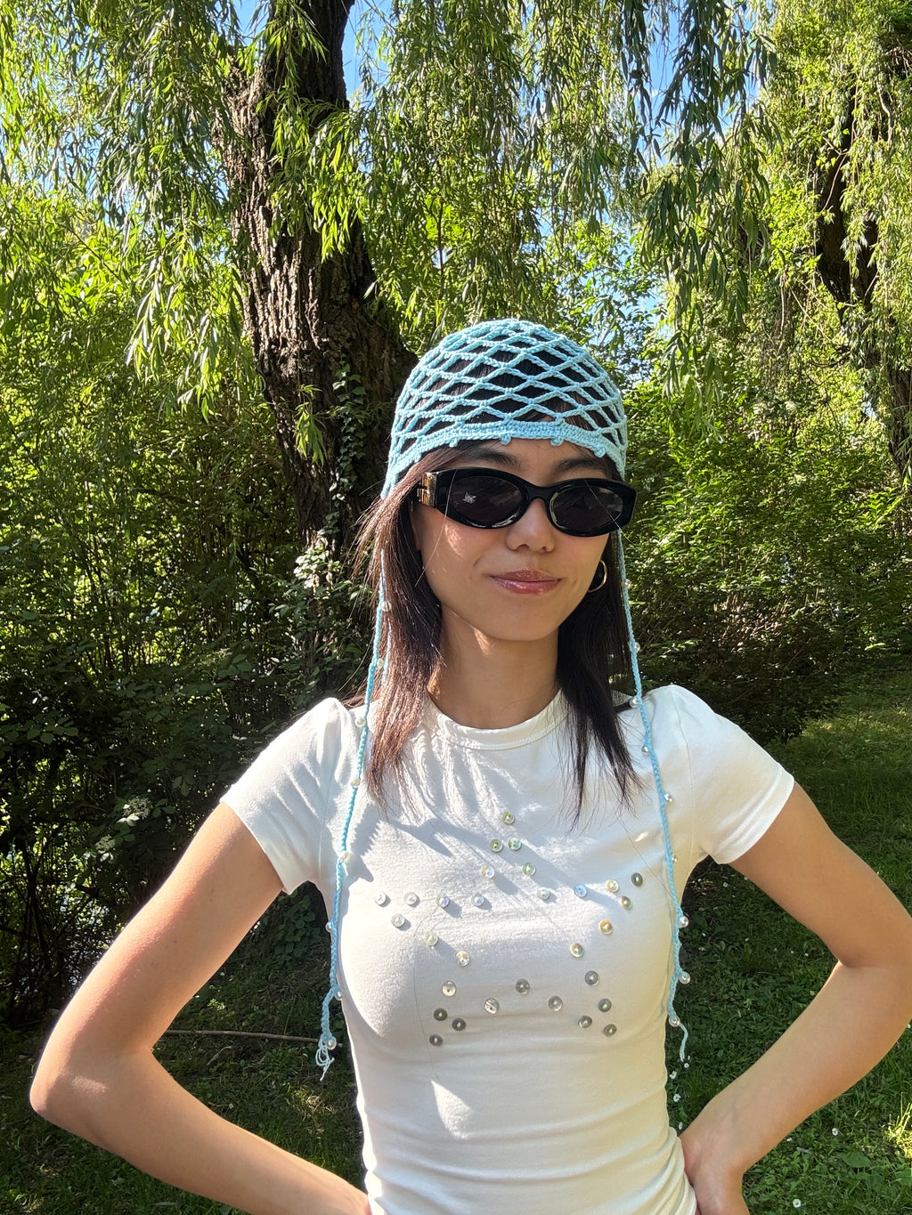 Crochet mesh hat with pearls