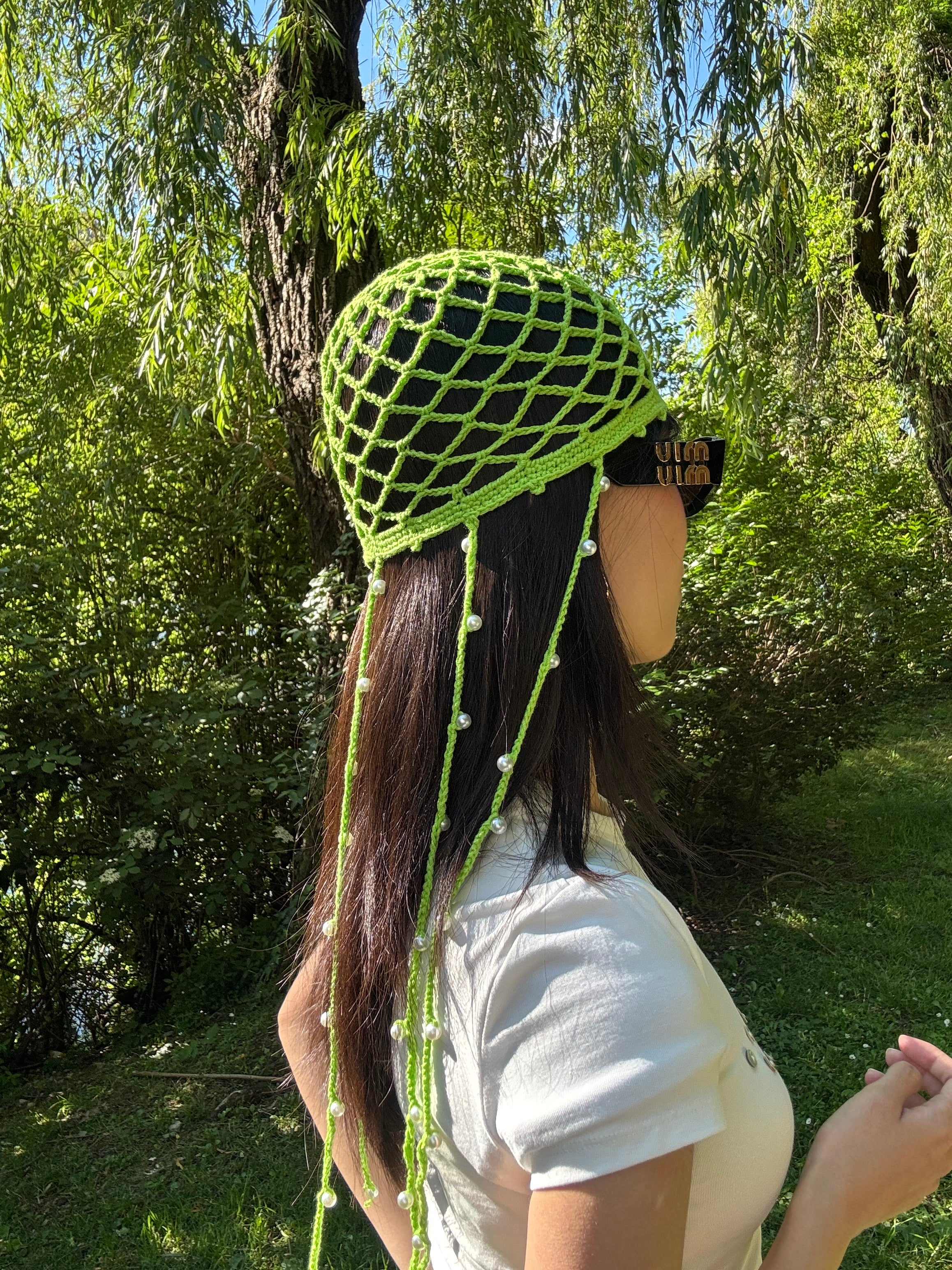 Crochet mesh hat with pearls