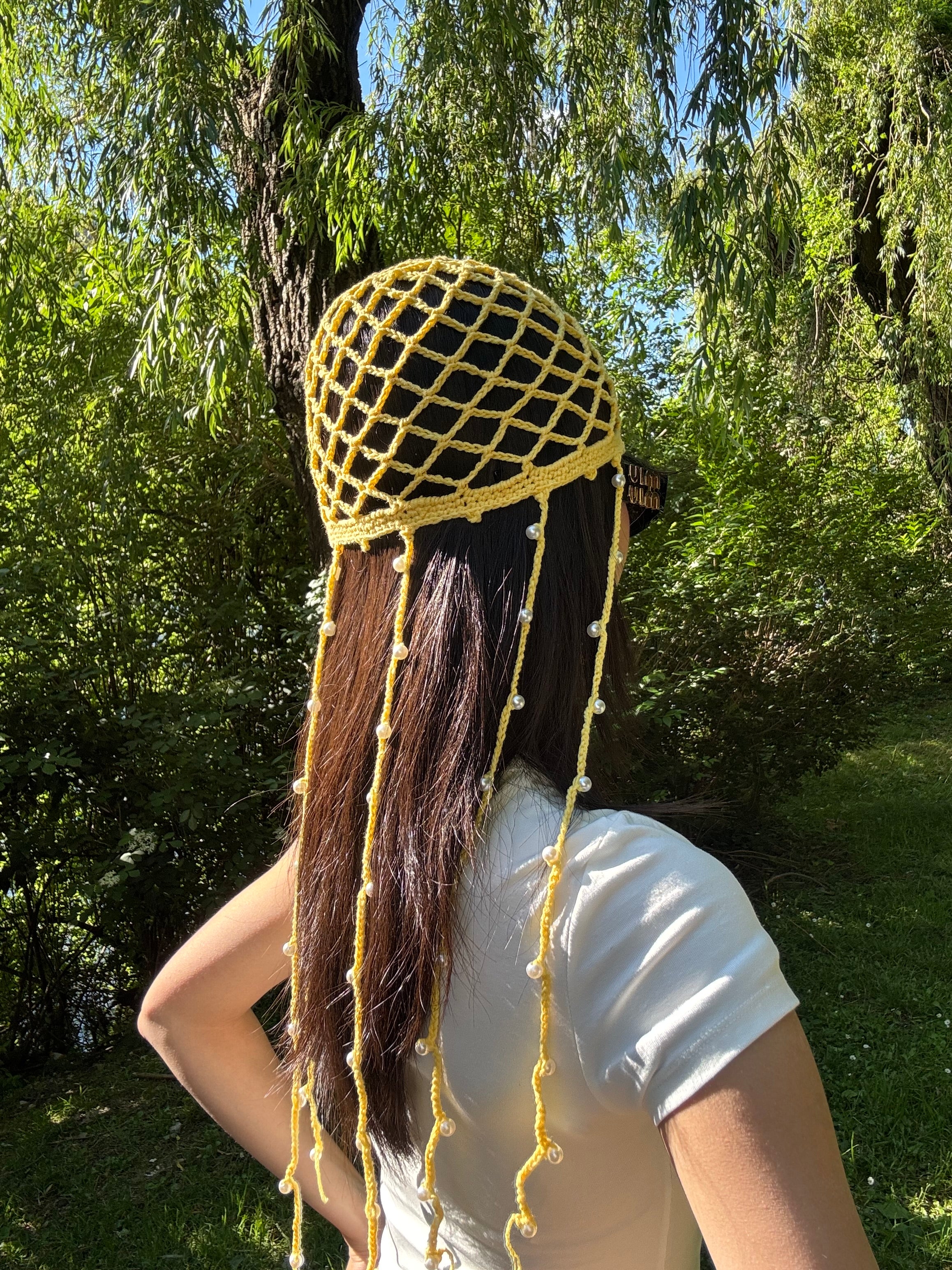 Crochet mesh hat with pearls