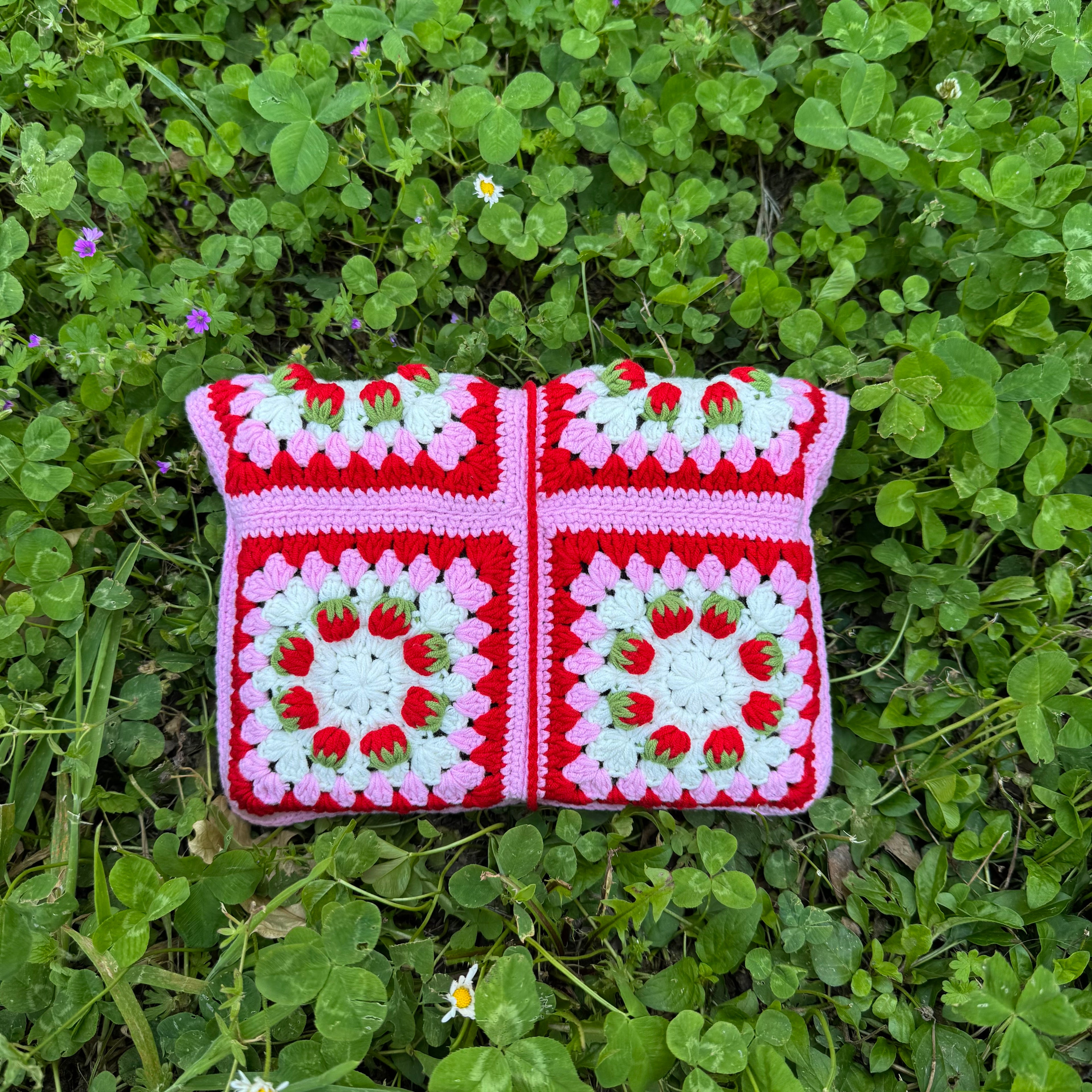 Handmade crochet book pouch| Strawberry pattern