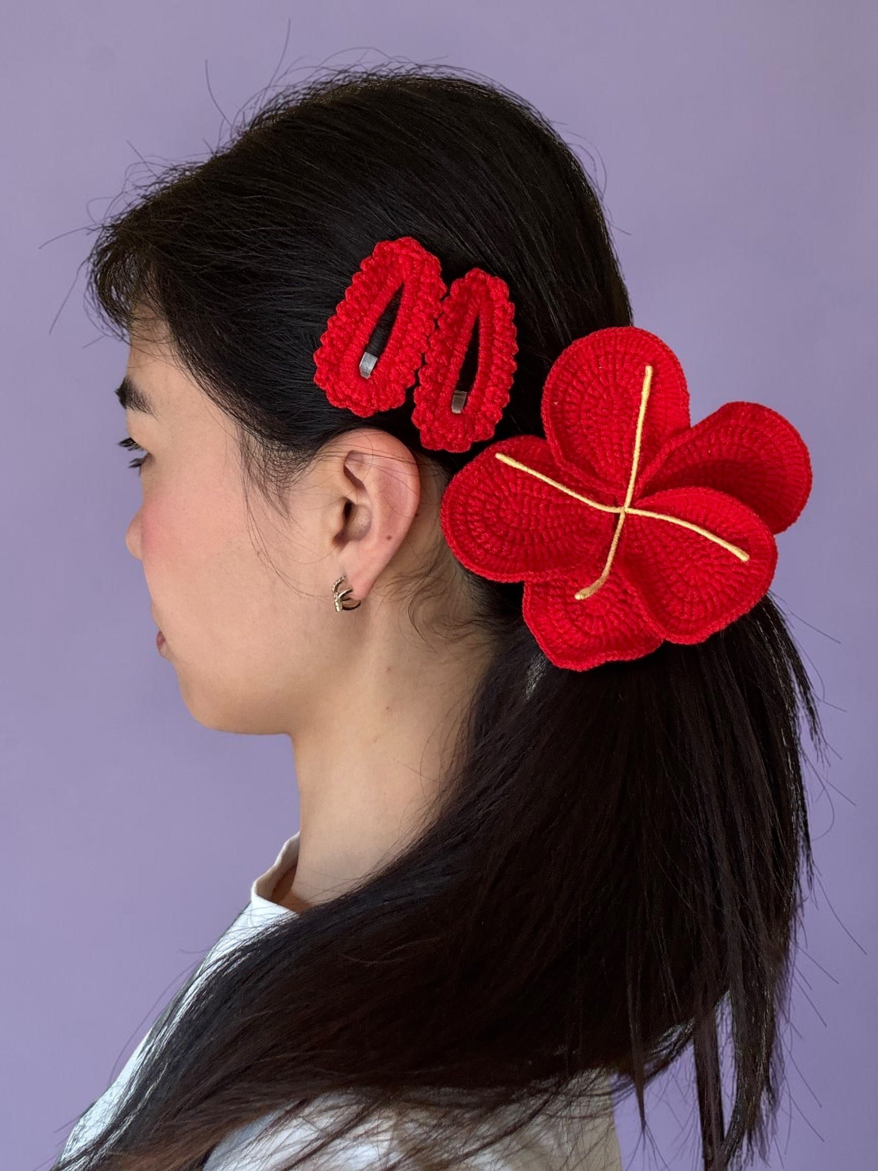 Crochet hair scrunchie + hair clips