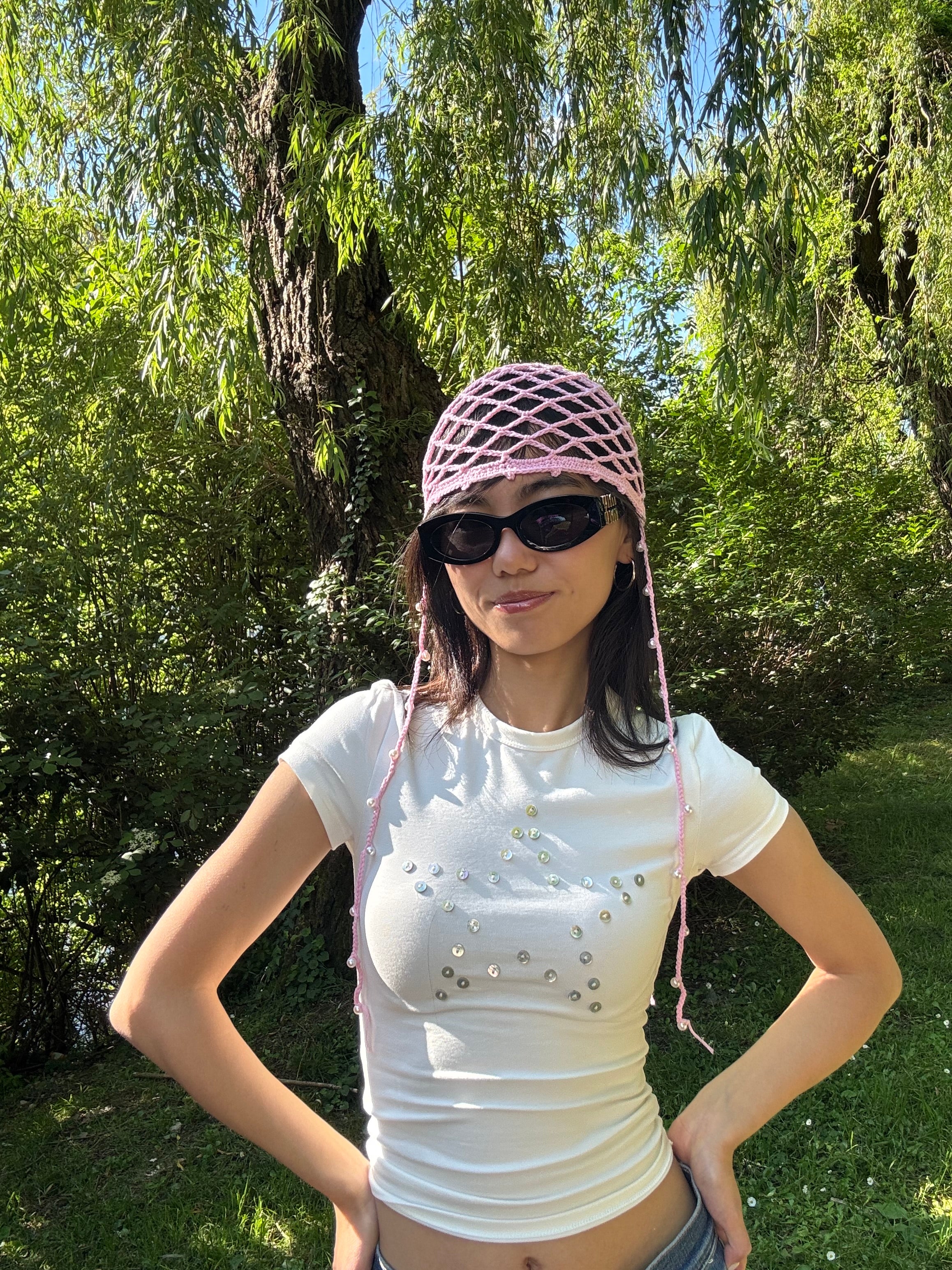 Crochet mesh hat with pearls
