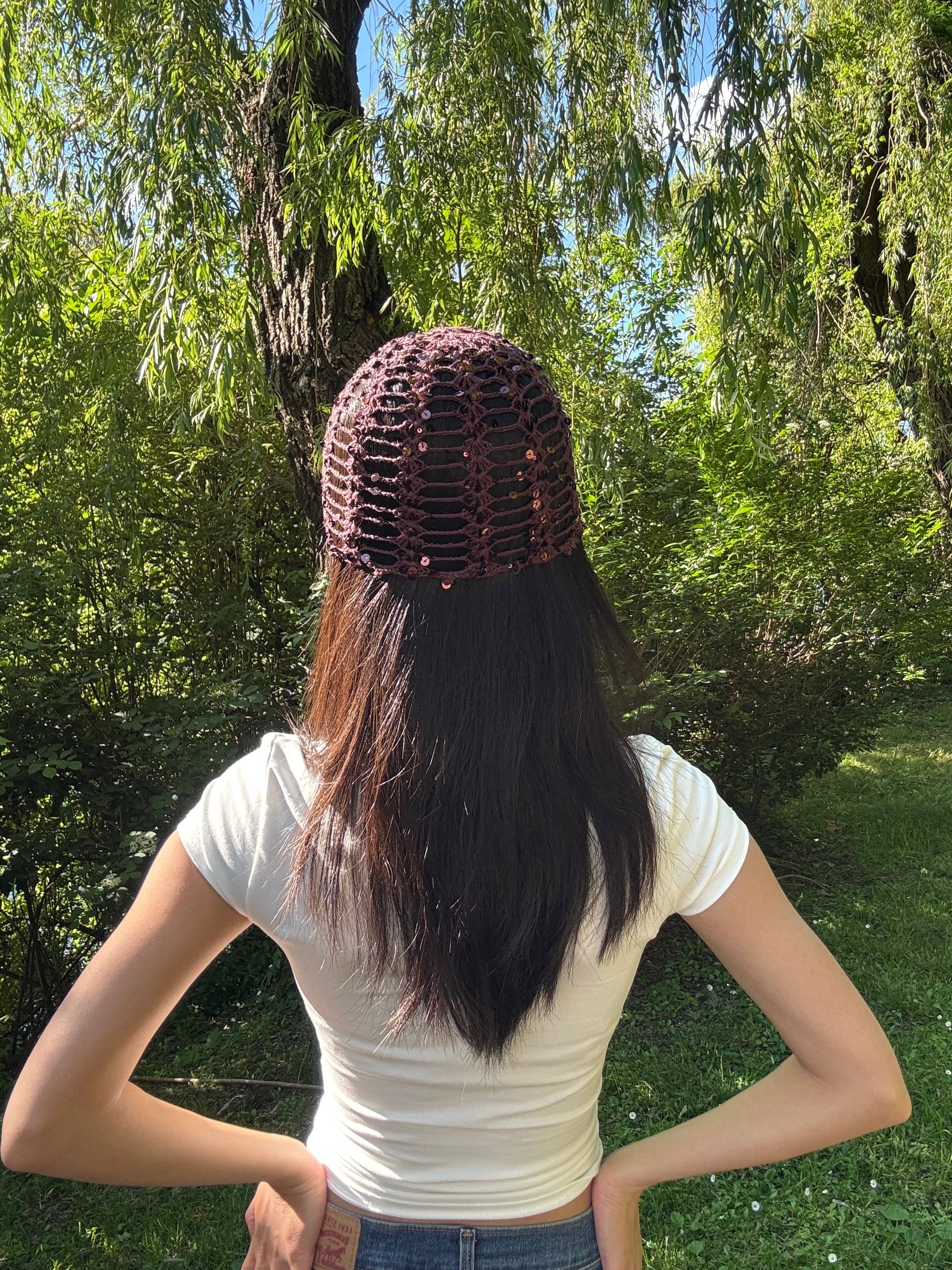 Crochet mesh hat with glitters