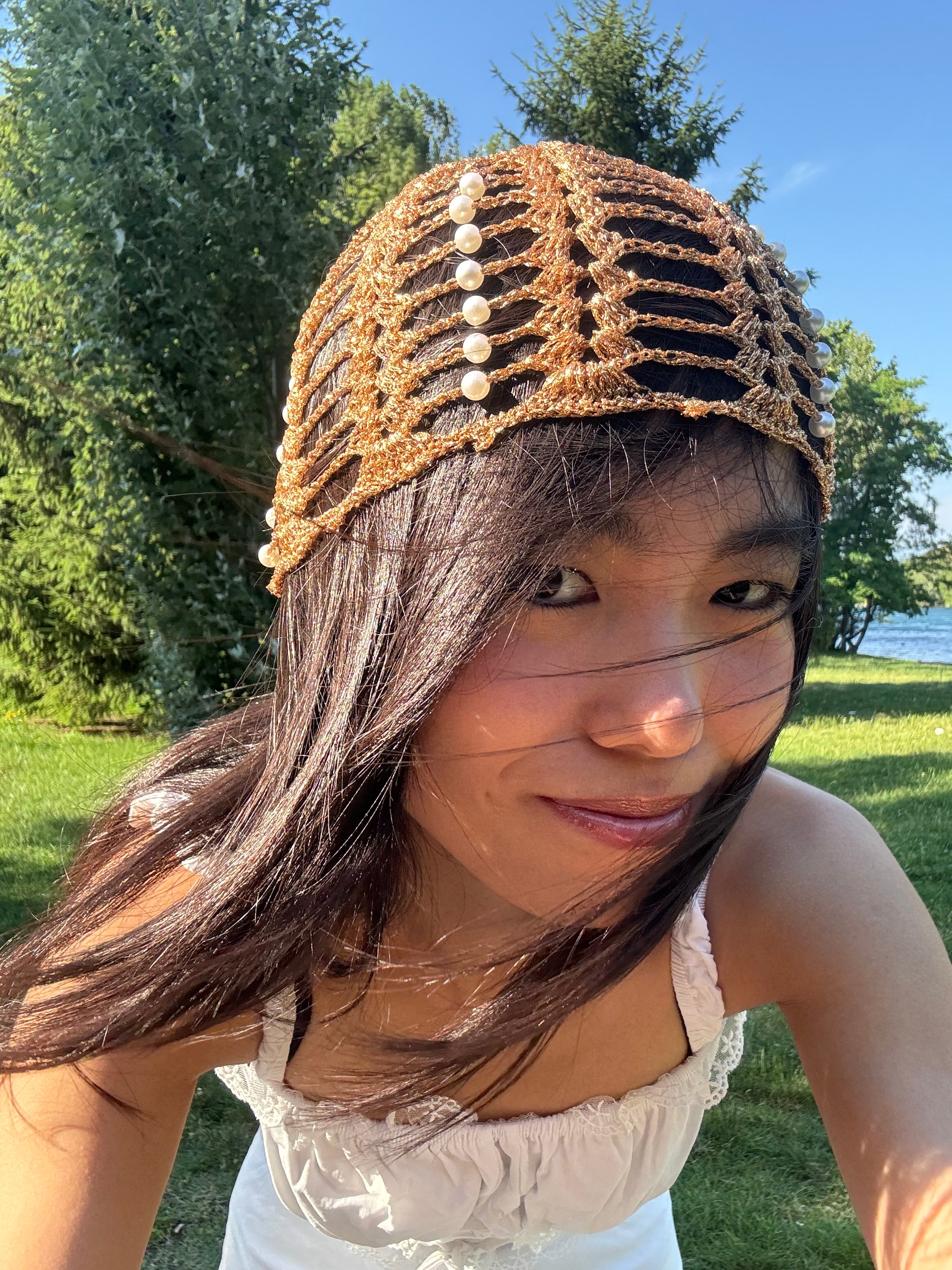 Crochet floral mesh hat with pearls| shining yarn