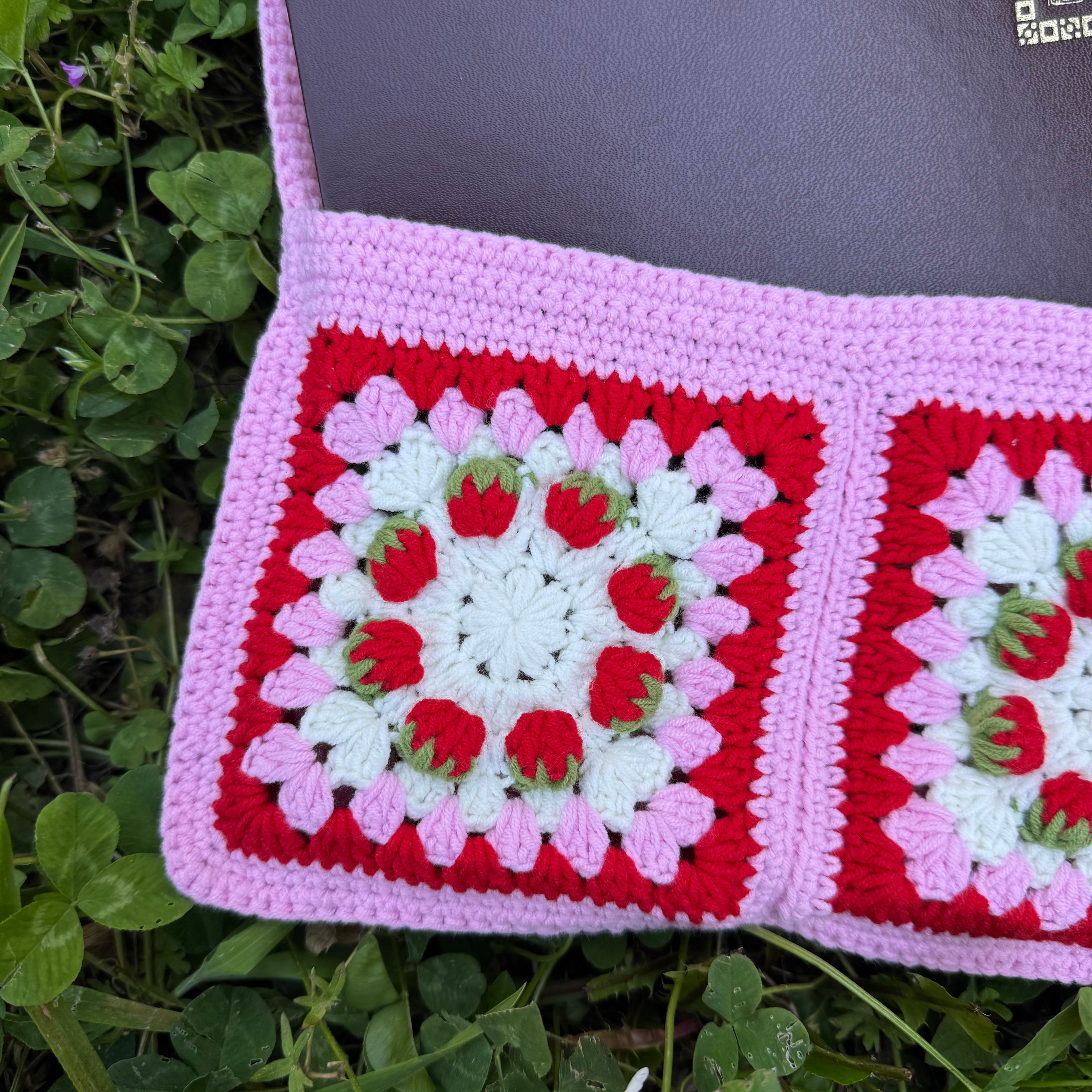 Handmade crochet book pouch| Strawberry pattern