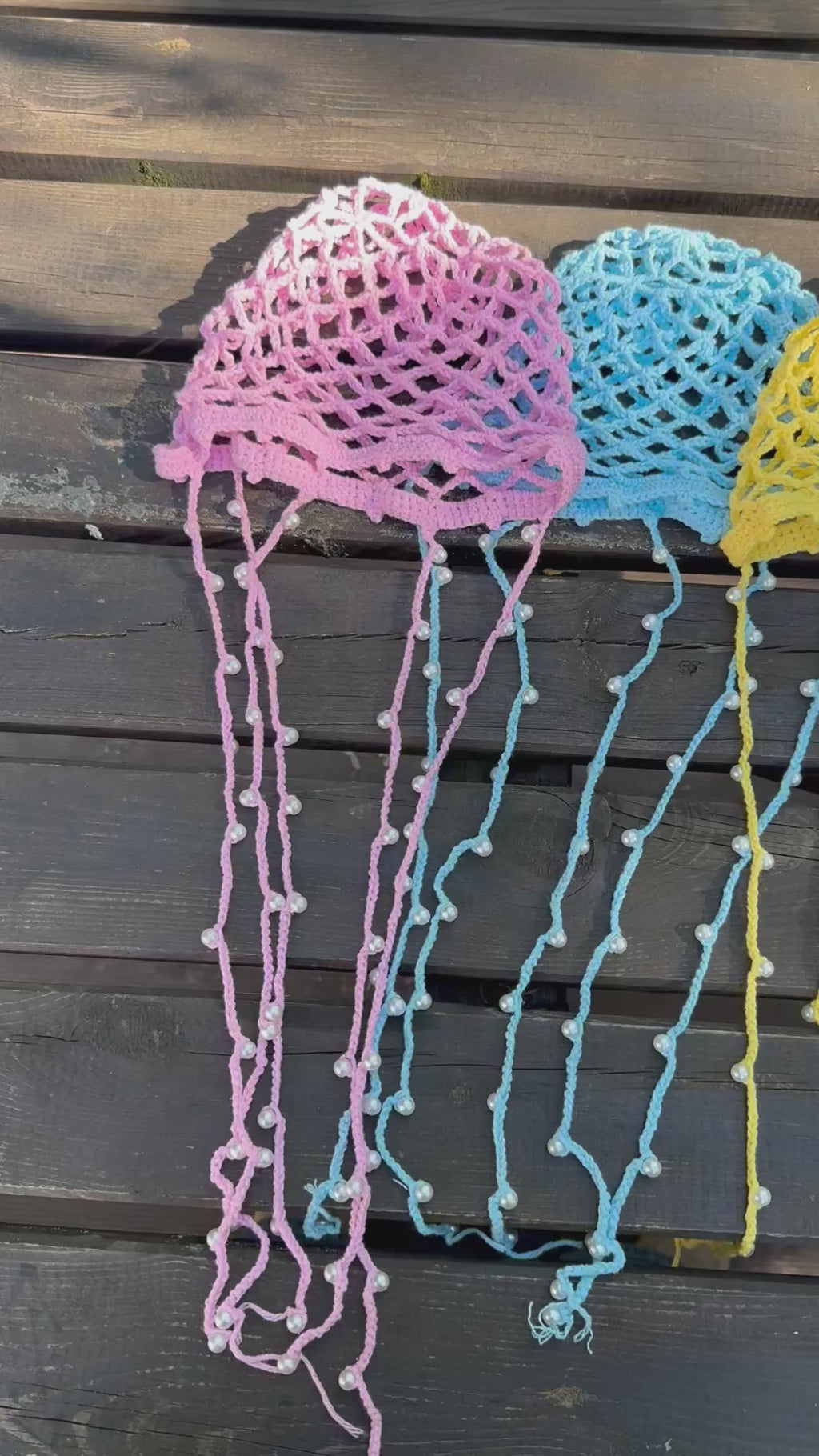 Crochet mesh hat with pearls