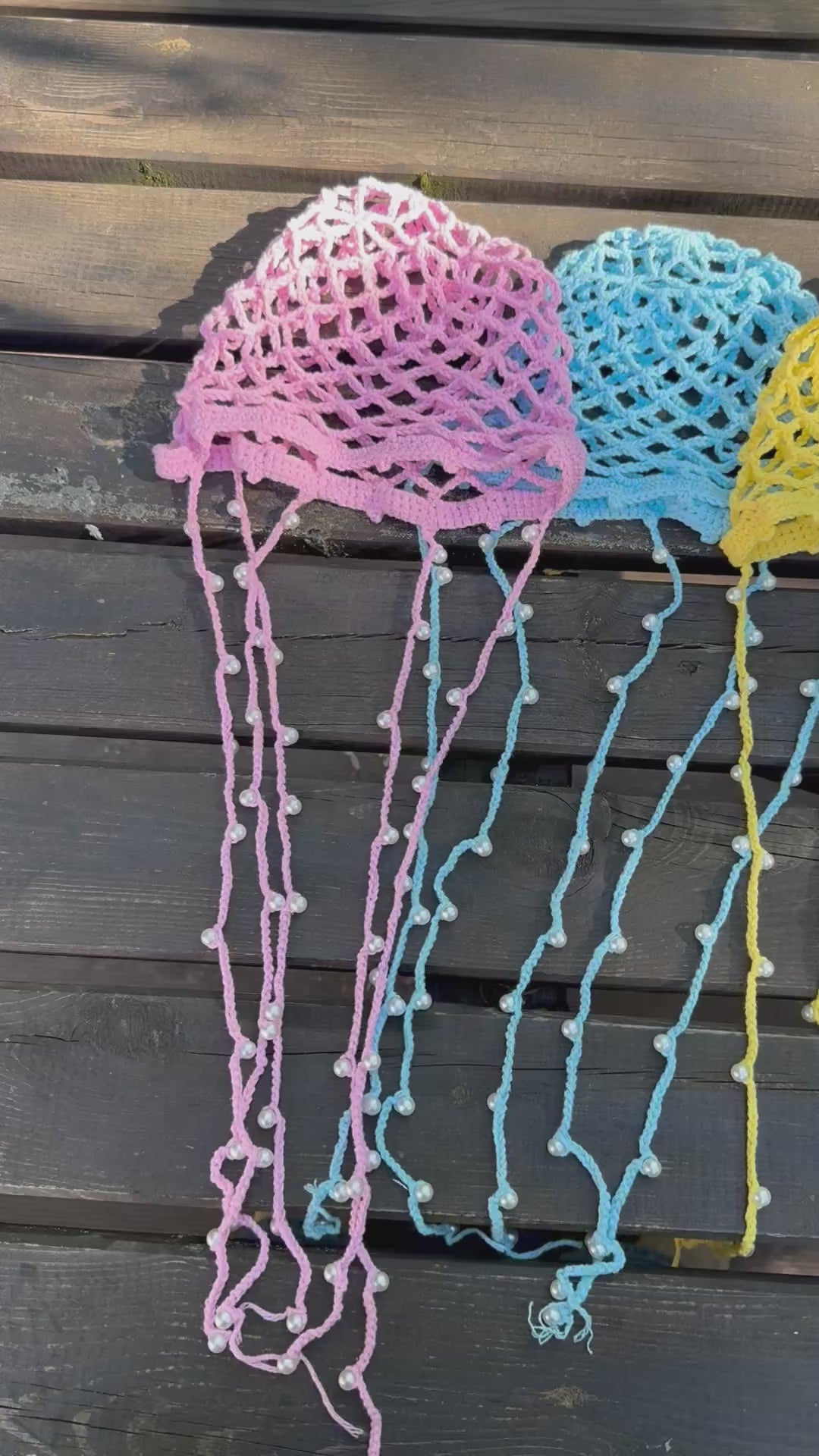 Crochet mesh hat with pearls